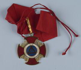 Grande Medalha da Inconfidência e correspondente Diploma conferidos pelo Governador Tancredo Neve...
