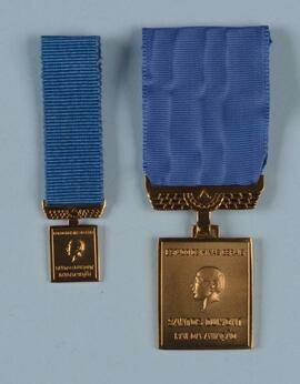 Medalha de Ouro Santos Dumont - 23/10/1990.
